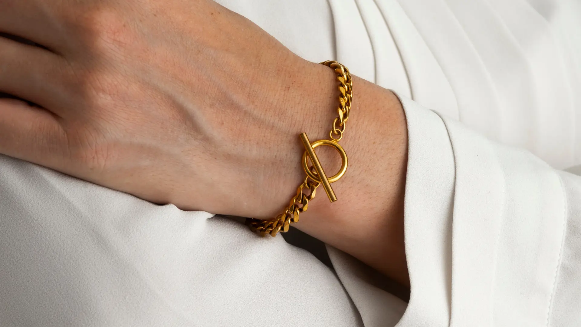 Ouro 18k: o material perfeito para suas joias!